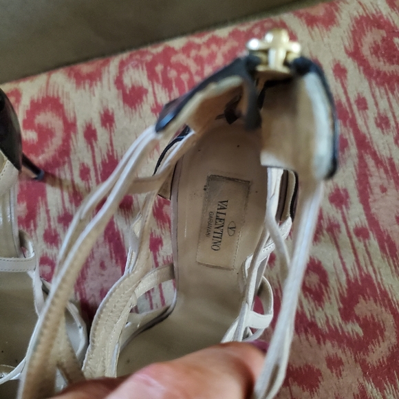 💯 Valentino Caged Vamp Booties - Picture 9 of 15